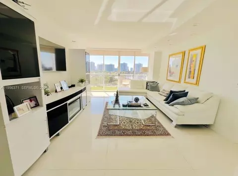 3640 Yacht Club Dr #609, Aventura, FL 33180