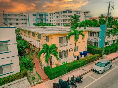 7720 Harding Ave #8, Miami Beach, FL 33141