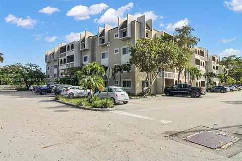 7703 Camino Real #A-111, Miami, FL 33143