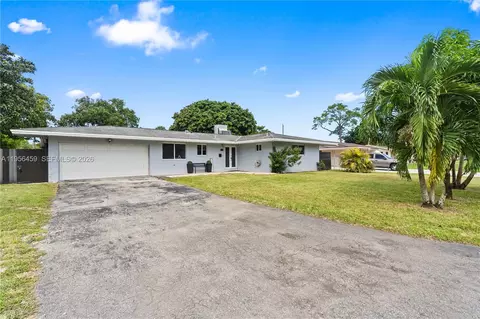 6791 SW 10th Ct, Pembroke Pines, FL 33023