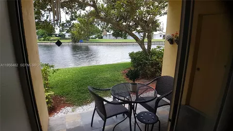 7640 Westwood Dr #403, Tamarac, FL 33321