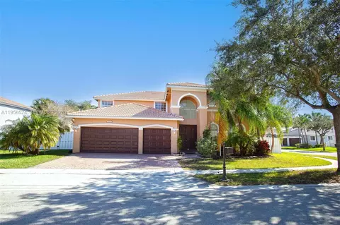 2023 NW 141st Ave, Pembroke Pines, FL 33028