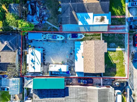 View/Area - 174 E 40th St, Hialeah, FL 33013 photo 3 of 12