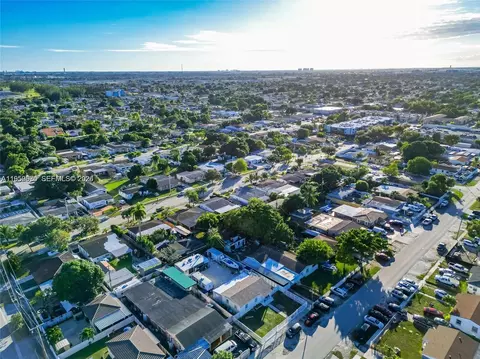 View/Area - 174 E 40th St, Hialeah, FL 33013 photo 4 of 12