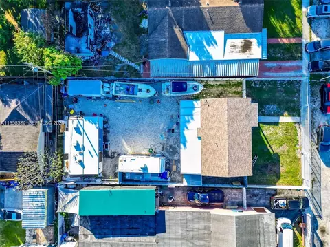 View/Area - 174 E 40th St, Hialeah, FL 33013 photo 2 of 12