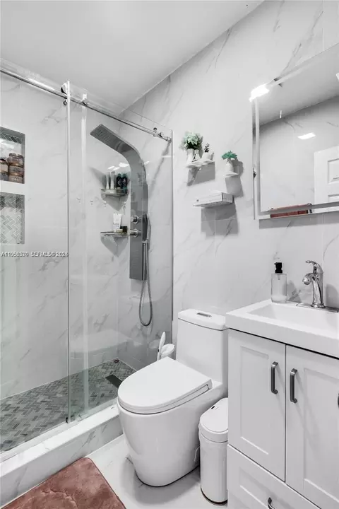 Bath - 174 E 40th St, Hialeah, FL 33013 photo 1 of 1