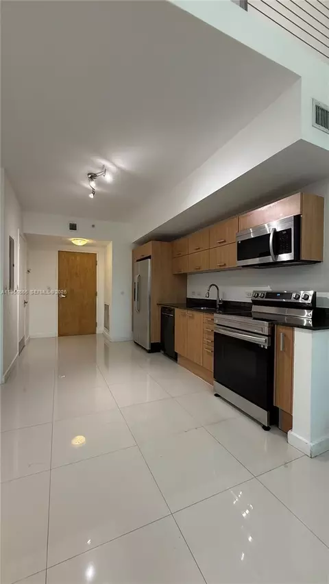 350 S Miami Ave #304, Miami, FL 33130