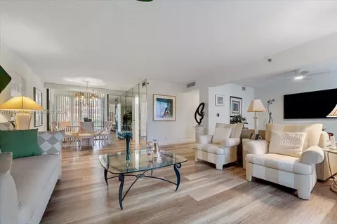 7201 Promenade Dr #101, Boca Raton, FL 33433