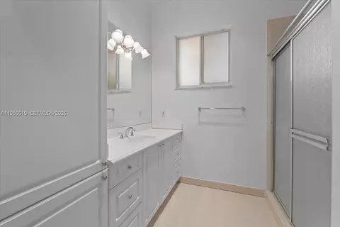 Bath - 16640 NW 86th Ct, Miami Lakes, FL 33016 photo 2 of 2