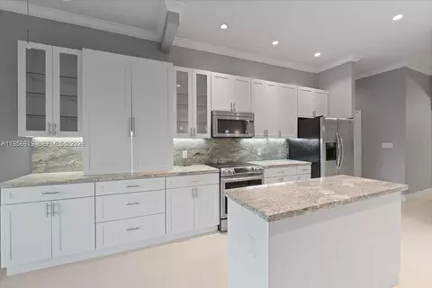 Kitchen - 16640 NW 86th Ct, Miami Lakes, FL 33016 photo 3 of 3