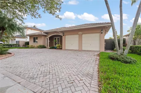 16640 NW 86th Ct, Miami Lakes, FL 33016