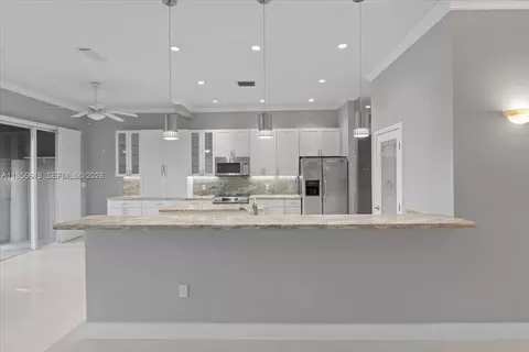 Kitchen - 16640 NW 86th Ct, Miami Lakes, FL 33016 photo 2 of 3
