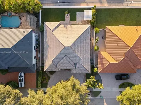 View/Area - 16640 NW 86th Ct, Miami Lakes, FL 33016 photo 2 of 2