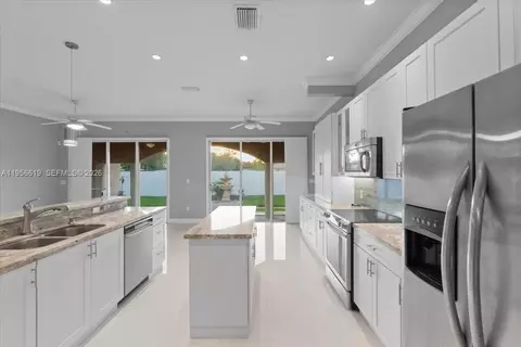 Kitchen - 16640 NW 86th Ct, Miami Lakes, FL 33016 photo 1 of 3