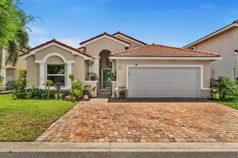 3388 SW 49th St, Fort Lauderdale, FL 33312