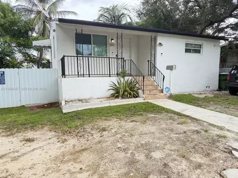 707 SW 8th Ave, Hallandale Beach, FL 33009