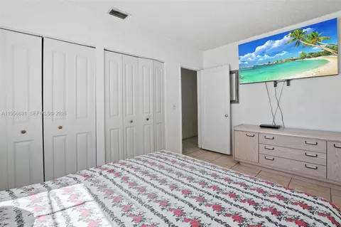Bedroom - 3880 E 8th Ln, Hialeah, FL 33013 photo 2 of 2