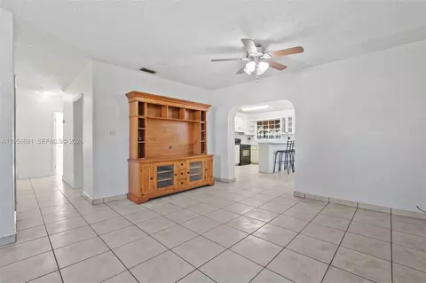 Living - 3880 E 8th Ln, Hialeah, FL 33013 photo 3 of 4