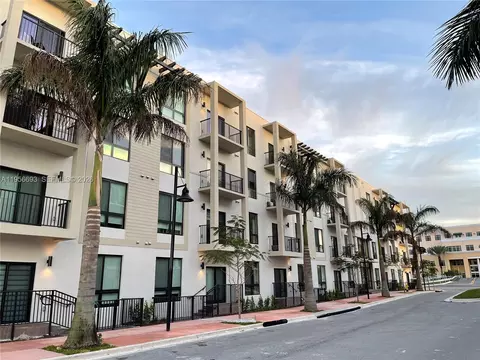 8265 NW 41 St #402, Doral, FL 33166
