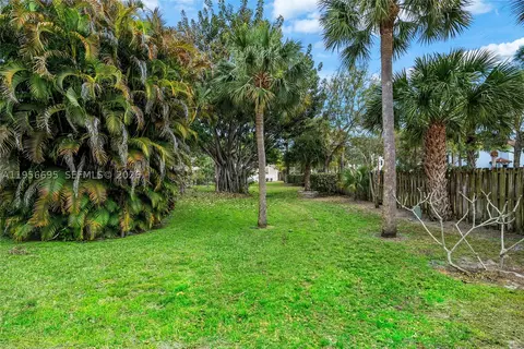 Exterior - 804 Summerwinds Ln, Jupiter, FL 33458 photo 6 of 7