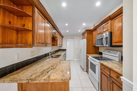 Kitchen - 804 Summerwinds Ln, Jupiter, FL 33458 photo 1 of 1