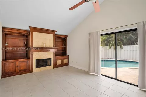 Living - 804 Summerwinds Ln, Jupiter, FL 33458 photo 3 of 5