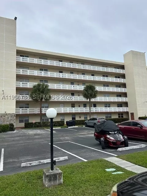 301 SE 3rd St #601, Dania Beach, FL 33004