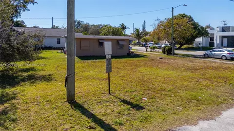 536 NW 16th Ave, Fort Lauderdale, FL 33311