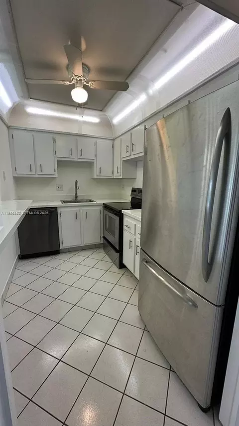 4174 Inverrary Dr #311, Lauderhill, FL 33319