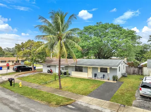 7021 SW 19th Pl, North Lauderdale, FL 33068