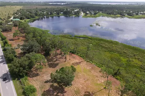 2916 Holiday Beach Dr, Avon Park, FL 33825