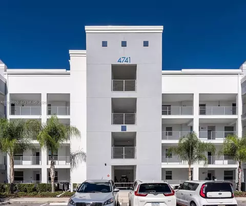 4741 Clock Tower Dr #206, Kissimmee, FL 34746
