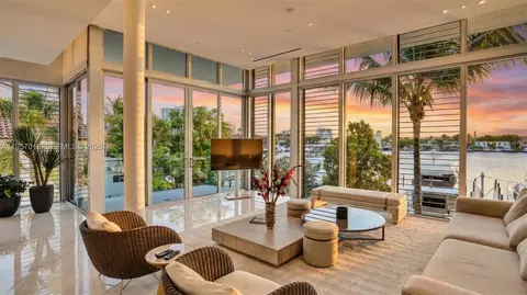 3750 Yacht Club Dr #TH1, Aventura, FL 33180