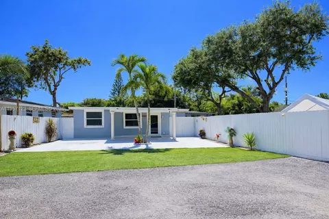 1120 N 61st Ave, Hollywood, FL 33024