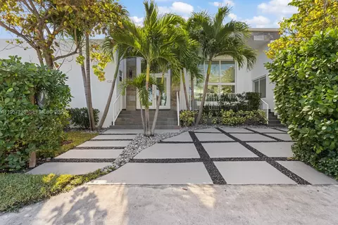 400 90th St, Surfside, FL 33154