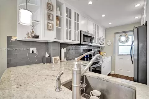 1301 E Hillsboro Blvd #307, Deerfield Beach, FL 33441