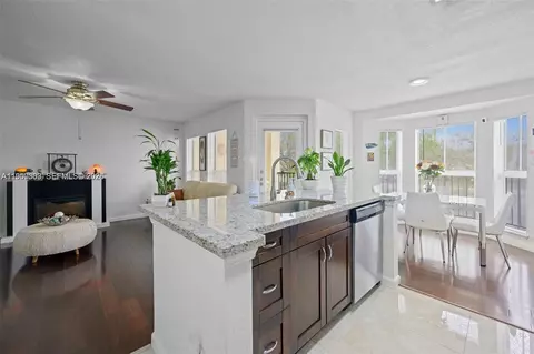 777 Riverside Dr #1521, Coral Springs, FL 33071