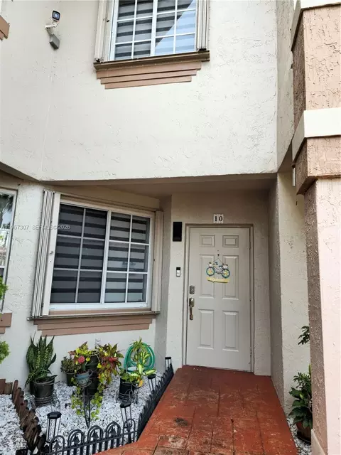 8330 NW 10th St #10I, Miami, FL 33126
