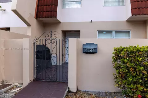 4144 Inverrary Dr #15G, Lauderhill, FL 33319