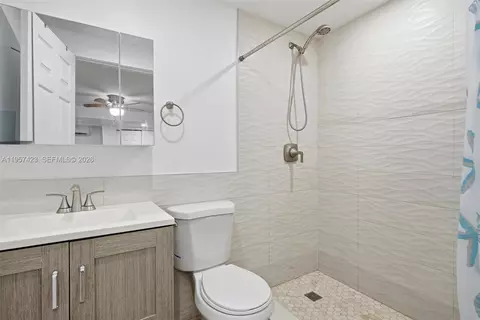 Bath - 941 E 16th Pl, Hialeah, FL 33010 photo 1 of 2