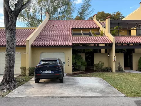 3502 Torremolinos Ave #F-32, Doral, FL 33178