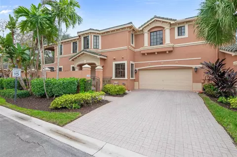 2742 NE Kinsington Cir #24-1, Weston, FL 33332