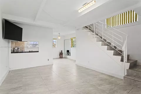 1220 SW 5th St #21, Miami, FL 33135