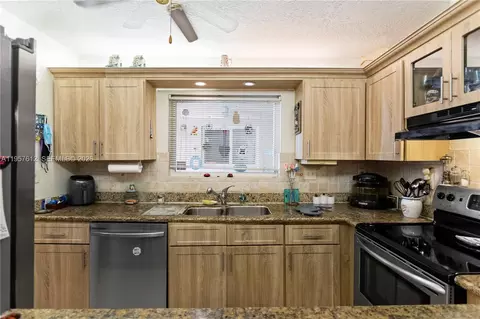 452 N Laurel Dr #1503, Margate, FL 33063 photo 12