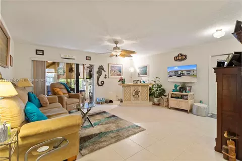 452 N Laurel Dr #1503, Margate, FL 33063 photo 2