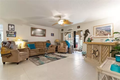 452 N Laurel Dr #1503, Margate, FL 33063
