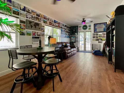 2463 Pine Tree Dr #4, Miami Beach, FL 33140