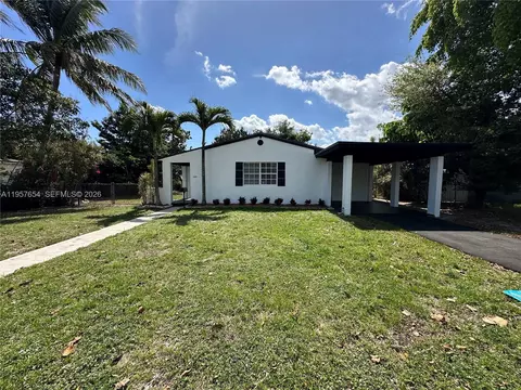 580 NW 194th Ter, Miami Gardens, FL 33169