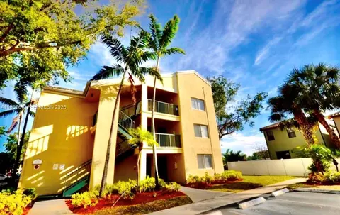 5654 Rock Island Rd #214, Tamarac, FL 33319