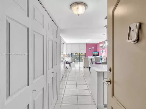 3675 N Country Club Dr #609, Aventura, FL 33180